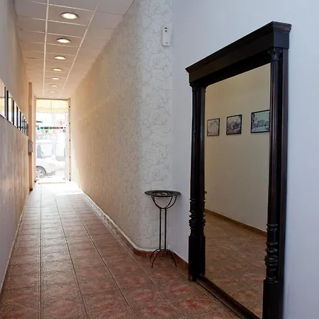 Scotty'S Boutique Hotel-2